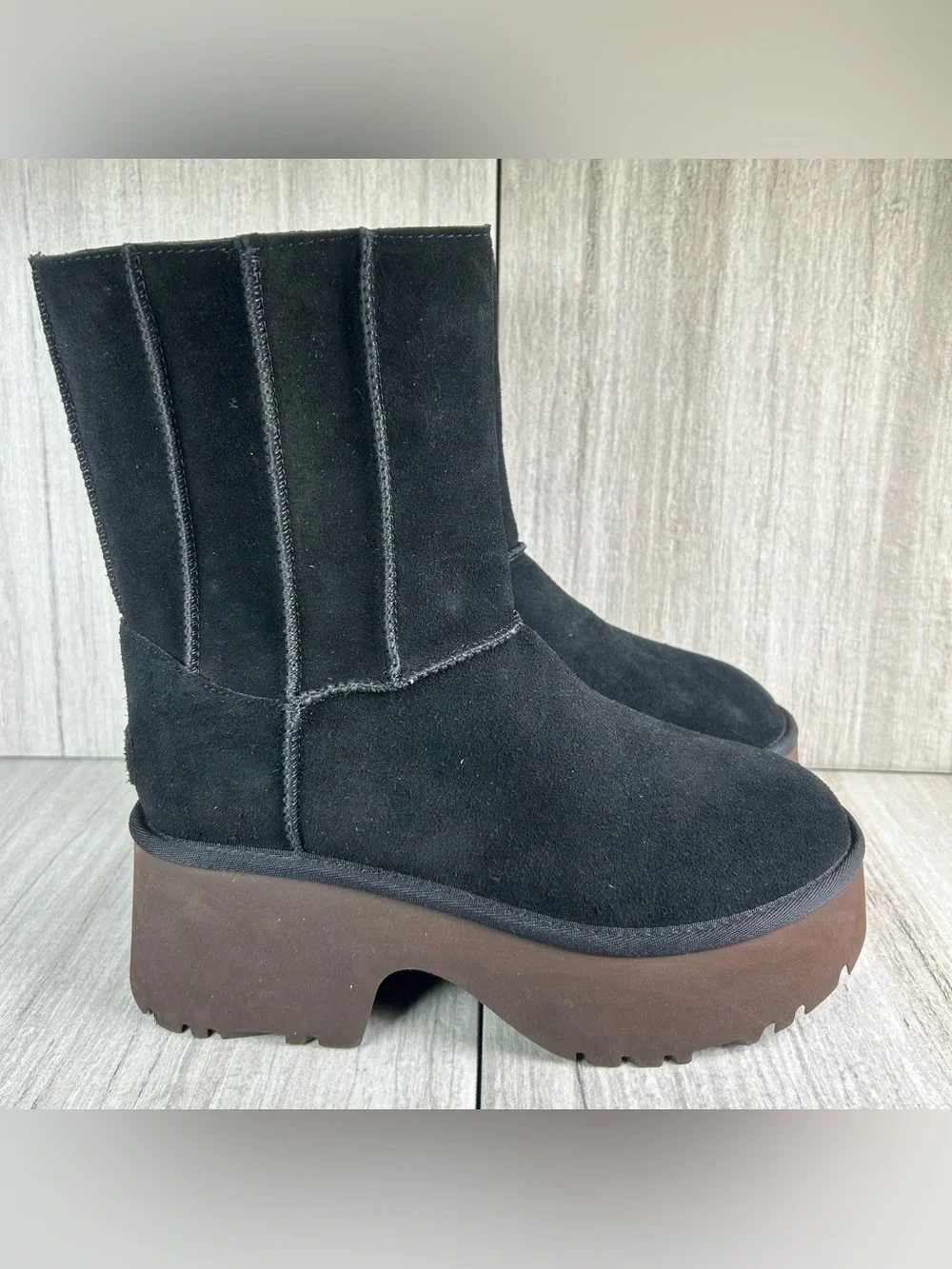 NEW UGG Classic Twin Seam New Heights Black Suede Platform Boots Women’s Size 10